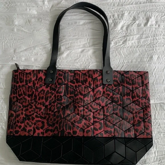 PATRIZIA LUCA Tote Bag Two-Tone Cheetah Red Matte Black Slanted Square Geometric - Picture 3 of 16